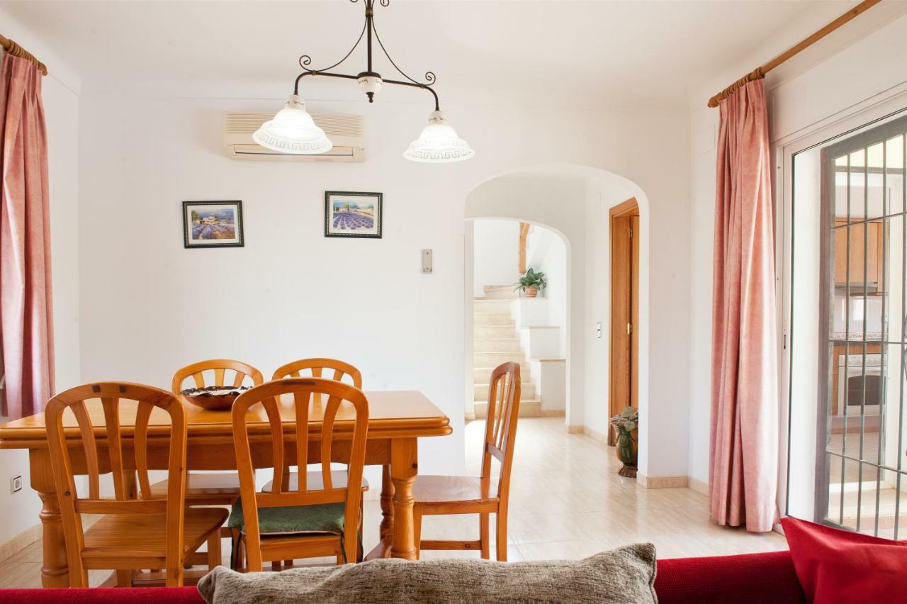 Lluna L' Escala Luaran gambar