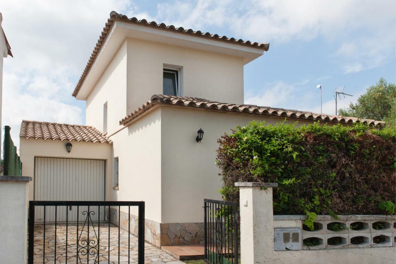 Lluna L' Escala Luaran gambar